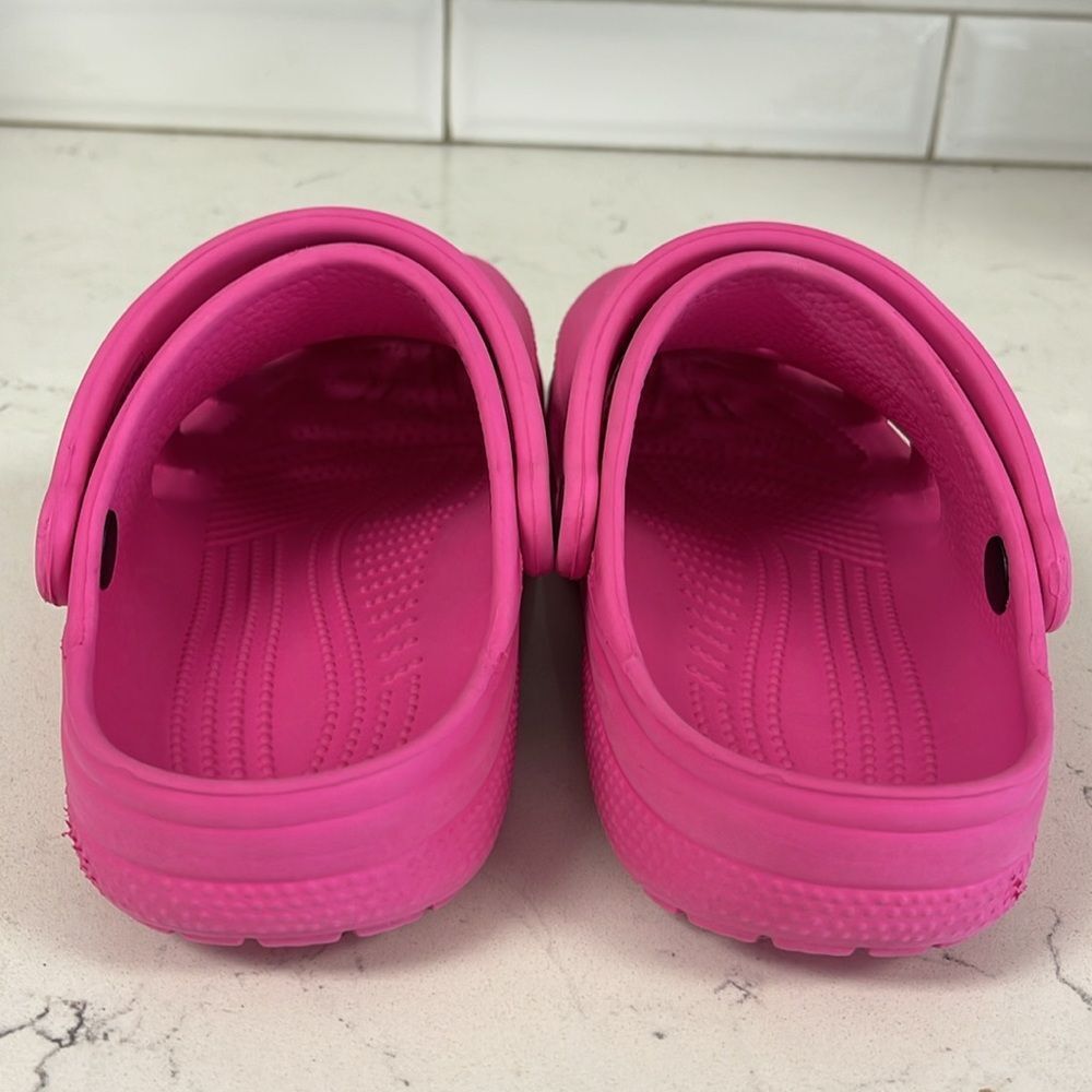 Crocs Classic Clog Size Junior 4 Pink , Barbie Pink, Bubble Gum Pink - Picture 12 of 16